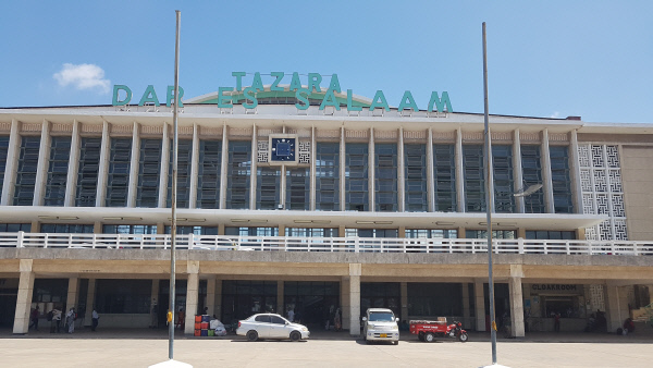 다르살람에스타자라철도역