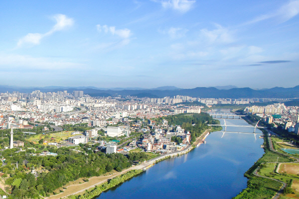 금호강과팔공산전경