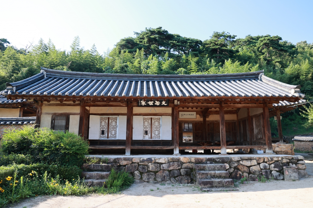 경북민속 제62호인 점필재종택에는 김종직 선생의 18대손이 거주한다.