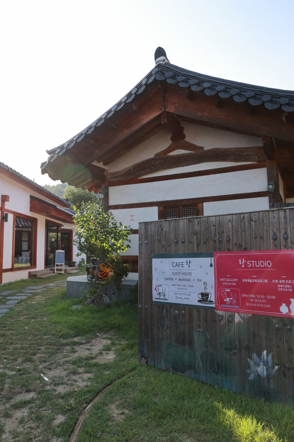도예체험도 하고  차한잔의 여유도 즐길 수 있는 랑카페와 도자기공방