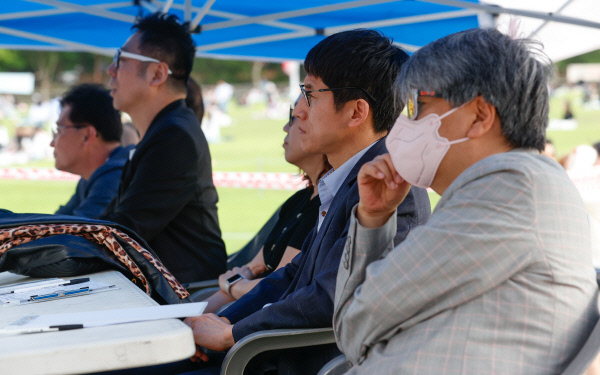 다시-심사는신중히