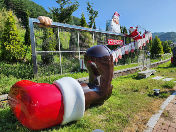 산타조형물1