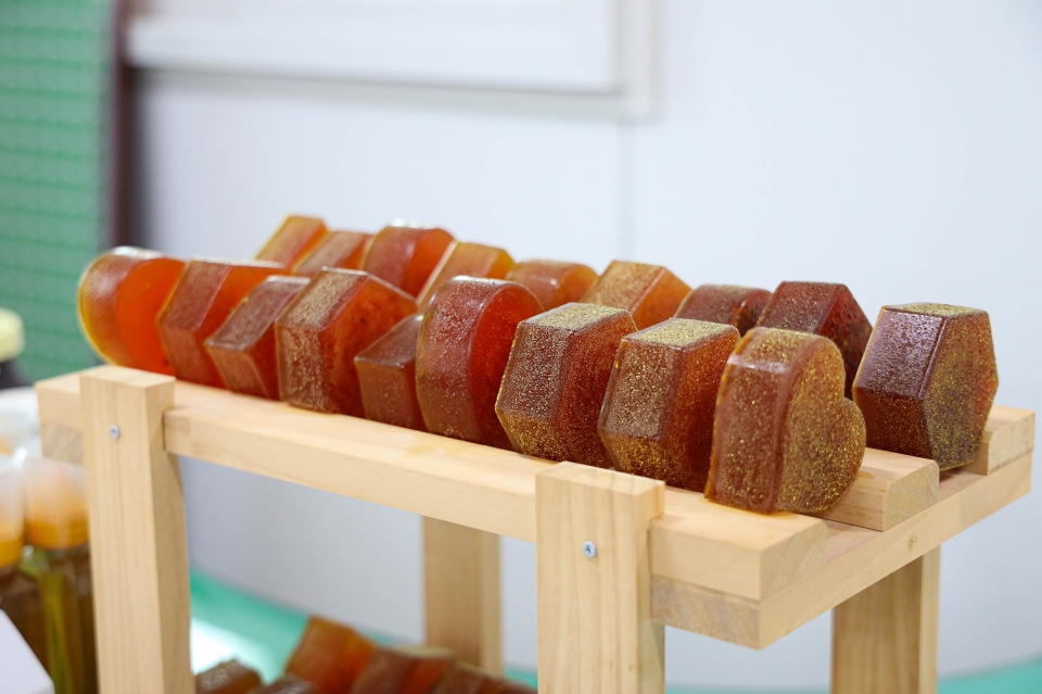 신리마을의 특산물인 토종꿀로 만들어진 꿀비누