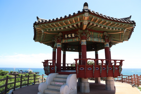 등기산에서 동해바다를 내려볼 수 있는 망사정