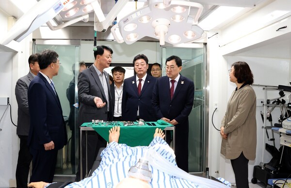 경상북도와 경주시는 20일부터 26일까지 국립중앙의료원 중앙응급의료센터 주관으로 경주시 황성공원 일원에서 ‘2025년 이동형 병원 설치·운영 훈련’을 실시한다. 