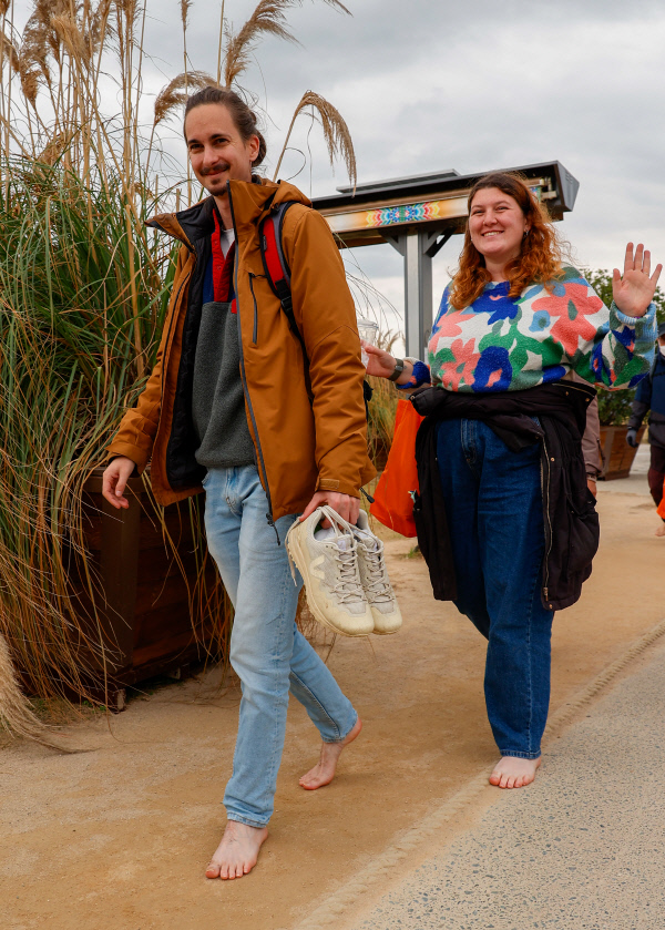 맨발건강걷기대회-외국인