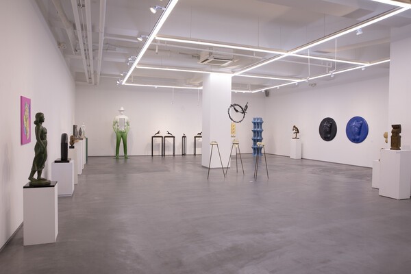 경북조각회 제50회 초대정기전이 열리고 있는 대덕문화전당 전시장 전경. 경북조각회 제공