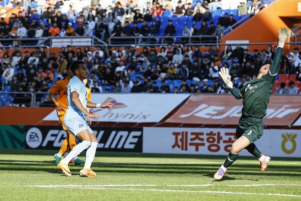 대구FC는 23일 제주월드컵경기장에서 열린 하나은행 K리그1 2025 37라운드 제주SK FC와의 원정 경기에서 지오바니의 K리그1 마수걸이 득점에 힘입어 1-1로 무승부를 거뒀다. 대구FC 제공