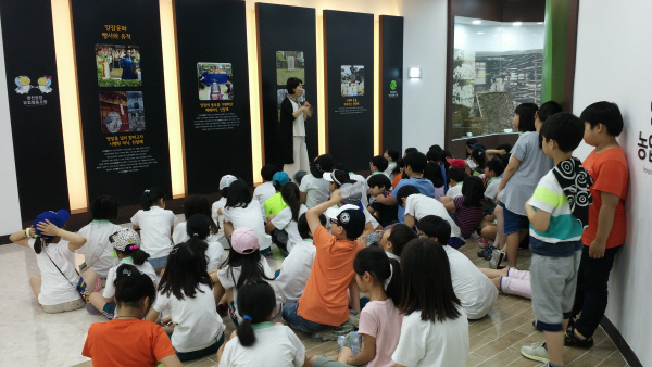 마을이야기-영천-어린이관광객