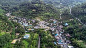 [청도 송금마을] 청도반시 맛보고 감물 염색…주홍빛 추억 ‘한아름’