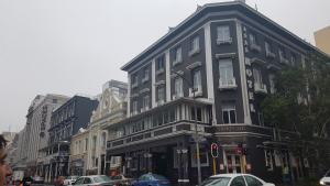 200년 전 네덜란드식 건물·330년 명성 지킨 와이너리…비오는 날 눈에 담은 역사