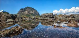 산방산 반영, 물에 비친 또 다른 나