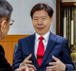 [신년 특별대담] 이효수 前 영남대 총장, “文 정부 정책 기조, 친기업·친시장 정책으로 전환해야”