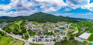 [경주 서악마을] 발 닿는 곳곳 천년 유적…애정 갖고 가꾸니 ‘핫플레이스’