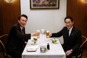 [맛과 멋으로 읽는 세상] 음식으로 맺은 동맹  ‘藥食同源’ 되어 평화 가져오길…