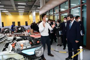 [우리지역 이렇게-김천시] “사람·기업 모이는 도시 조성”…김천 산업지도 새로 그린다