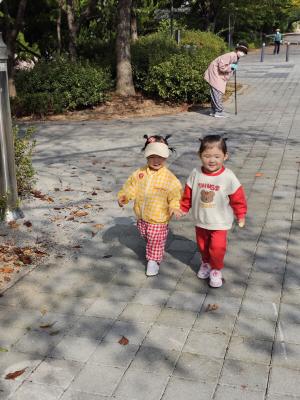 [2025 대구신문 신춘 디카시 공모대전 우수상] 박새롬 作 &apos;돌아보다&apos;