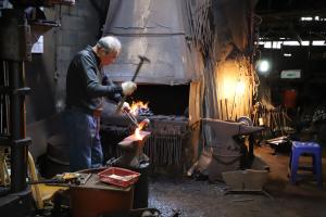 [2025 대구신문 신춘 디카시 공모대전 장려상] 서영우 作  &apos;인생 공작소&apos;