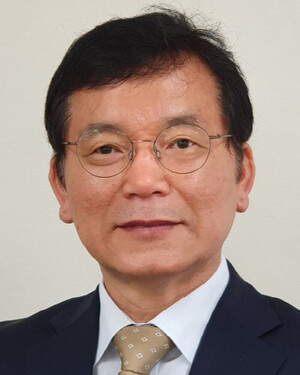 [수요칼럼] 역사 속에 길이 있다