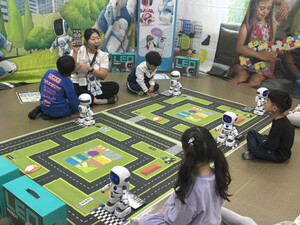 자연누리유치원 놀이체험의 날, 코딩 로봇·RC 드론… 놀이로 만나는 미래