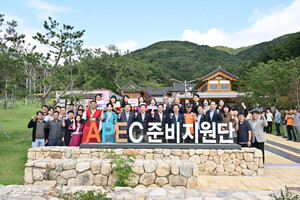 [경주 APEC 성공 ‘숨은 주역’ 경북도 준비지원단] 55명 전사들이 흘린 13개월의 땀…세계 속 경북 빛내다