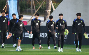 일주일 새 3명 이탈…한숨 깊은 홍명보호