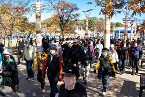 울진군민 2천여 명 참여 ‘건강걷기대회’ 성료