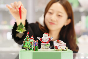 빛나는 크리스마스 스와로브스키 장식품